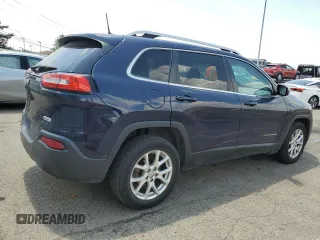 2016 Jeep Cherokee Latitude z VIN 1C4PJLCB9GW136970, wystawiony jako Copart lot #62094035 z przebiegiem 158 020 mil mil oraz Szkoda całkowita • Salvage title. Historia ofert i sprzedaży dostępna na DreamBid. Obrazek 3.