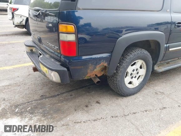 2005 Chevrolet Suburban LT z VIN 3GNFK16Z35G230772, wystawiony jako IAAI lot #42542995 z przebiegiem 178 951 mil mil oraz . Historia ofert i sprzedaży dostępna na DreamBid. Obrazek 6.