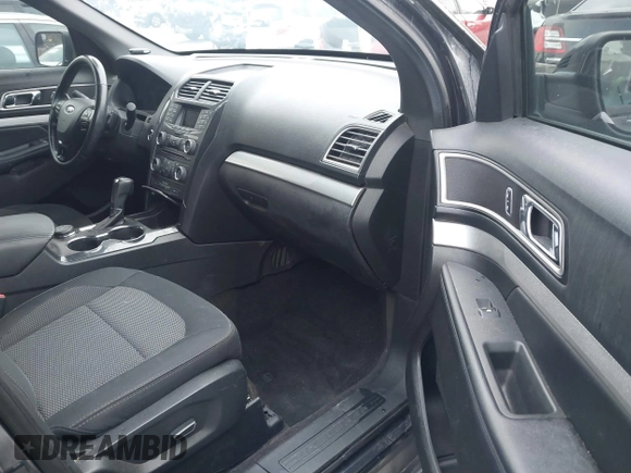 2017 Ford Explorer XLT z VIN 1FM5K8D87HGC37226, wystawiony jako IAAI lot #41596158 z przebiegiem 171 230 mil mil oraz . Historia ofert i sprzedaży dostępna na DreamBid. Obrazek 5.