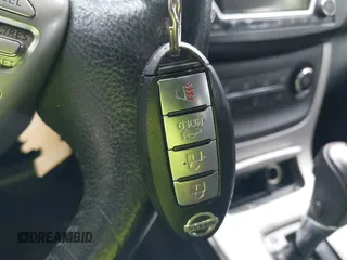 2015 Nissan Sentra SV z VIN 3N1AB7AP4FL671348, wystawiony jako IAAI lot #42503401 z przebiegiem 196 820 mil mil oraz . Historia ofert i sprzedaży dostępna na DreamBid. Obrazek 11.