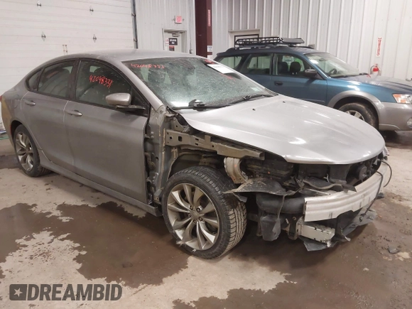 2015 Chrysler 200 S with VIN 1C3CCCDG0FN522916, listed as a IAAI auction lot 42048331 with 202,116 mi miles and . Bid and sale history available at carsss.com. Image 1.