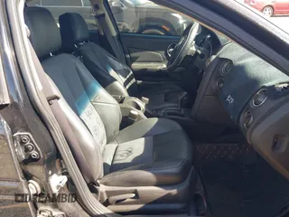 2007 Pontiac Grand Prix GXP with VIN 2G2WC58C571226261, listed as a IAAI auction lot 41487187 with 133,038 mi miles and . Bid and sale history available at DreamBid. Image 5.