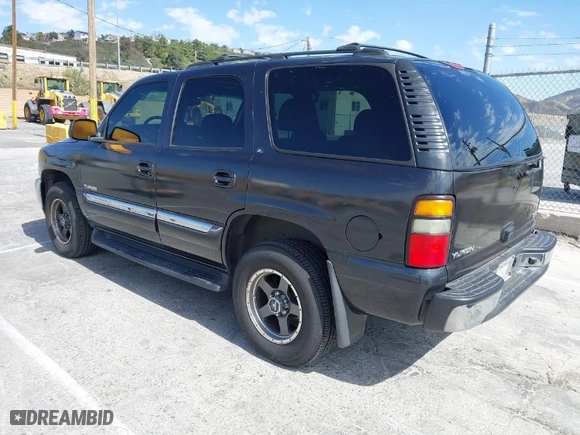 2005 GMC Yukon SLT with VIN 1GKEC13T25J178152, listed as a IAAI auction lot 41685936 with 226,765 mi miles. Bid and sale history available at carsss.com. Image 3.