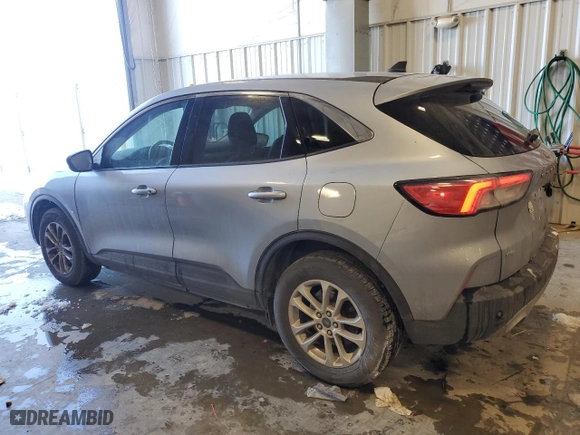 2022 Ford Escape SE with VIN 1FMCU9G64NUB31220, listed as a Copart auction lot 45156925 with 111,130 mi miles and Clean Title. Bid and sale history available at carsss.com. Image 2.