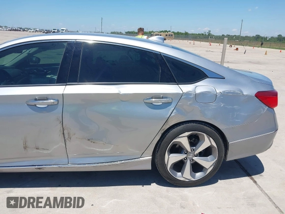 2019 Honda Accord Touring z VIN 1HGCV2F99KA002506, wystawiony jako IAAI lot #42233936 z przebiegiem 88 612 mil mil oraz . Historia ofert i sprzedaży dostępna na DreamBid. Obrazek 6.