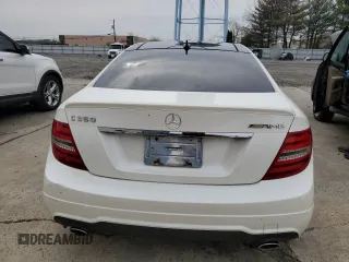 2013 Mercedes-Benz C 350 с VIN WDDGJ5HB4DG028644, выставлен на аукционе Copart как лот 52896985 с пробегом Не указан миль и Чистый • Clean title. История ставок и продаж доступна на DreamBid. Изображение 6.