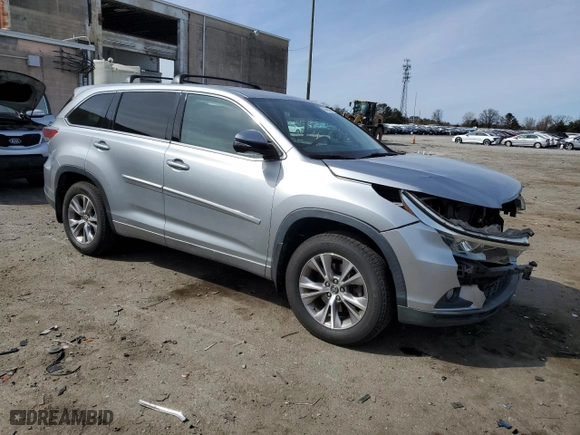 2016 Toyota Highlander LE with VIN 5TDBKRFH4GS285510, listed as a Copart auction lot 48464045 with 106,744 mi miles and Salvage Title. Bid and sale history available at carsss.com. Image 4.