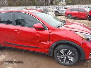 2022 Kia Niro LXS with VIN KNDCB3LC6N5524603, listed as a IAAI auction lot 41371264 with 104,130 mi miles. Bid and sale history available at carsss.com. Image 6.
