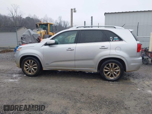 2013 Kia Sorento SX with VIN 5XYKWDA29DG342965, listed as a IAAI auction lot 41001039 with 163,760 mi miles. Bid and sale history available at carsss.com. Image 14.