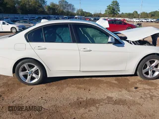 2015 BMW 3 Series 328i с VIN WBA3A5C5XFF608299, выставлен на аукционе IAAI как лот 40904806 с пробегом 126 043 миль миль и . История ставок и продаж доступна на DreamBid. Изображение 13.