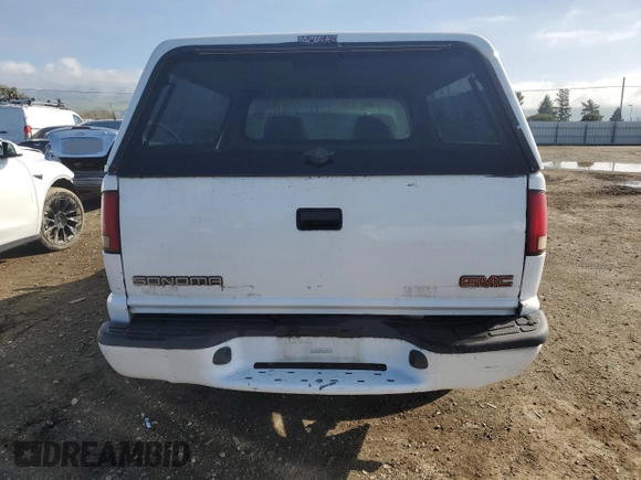 2000 GMC Sonoma with VIN 1GTDT14W8Y8313288, listed as a Copart auction lot 47313605 with 309,224 mi miles and Salvage Title. Bid and sale history available at DreamBid. Image 6.