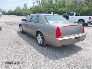 2006 Cadillac DTS 1SD z VIN 1G6KD57Y06U197794, wystawiony jako IAAI lot #42226706 z przebiegiem 135 748 mil mil oraz . Historia ofert i sprzedaży dostępna na DreamBid. Obrazek 3.