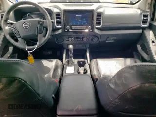 2024 Nissan Frontier Pro-X z VIN 1N6ED1EJ5RN669959, wystawiony jako Copart lot #58217315 z przebiegiem 3 828 mil mil oraz Szkoda całkowita • Salvage title. Historia ofert i sprzedaży dostępna na DreamBid. Obrazek 8.