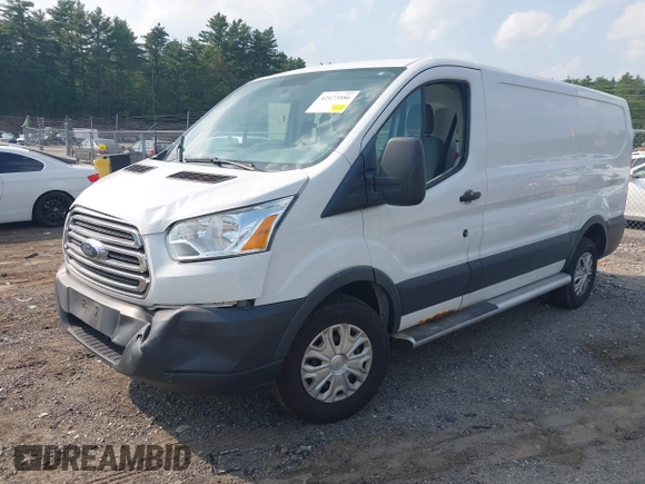 2015 Ford Transit Cargo z VIN 1FTNR1ZM5FKA65799, wystawiony jako IAAI lot #42473586 z przebiegiem 99 756 mil mil oraz . Historia ofert i sprzedaży dostępna na DreamBid. Obrazek 2.