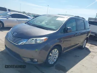 2011 Toyota Sienna XLE with VIN 5TDDK3DC7BS003186, listed as a IAAI auction lot 41701839 with 165,878 mi miles. Bid and sale history available at carsss.com. Image 17.