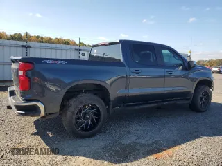 2021 Chevrolet Silverado 1500 LT with VIN 1GCUYDET8MZ418277, listed as a Copart auction lot 77741544 with 69,798 mi miles and Salvage Title. Bid and sale history available at carsss.com. Image 3.