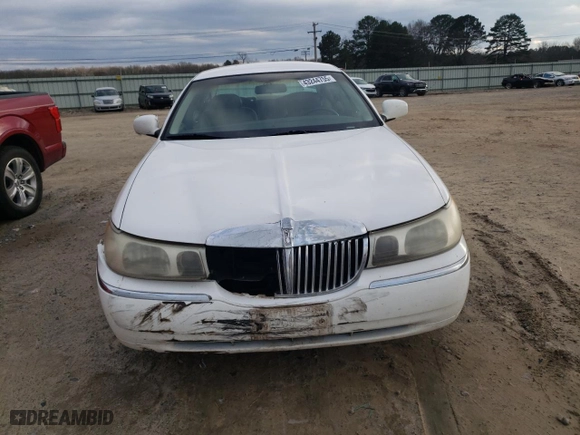 1998 Lincoln Town Car Executive with VIN 1LNFM81W7WY661143, listed as a Copart auction lot 43244755 with 115,992 mi miles and Salvage Title. Bid and sale history available at carsss.com. Image 5.