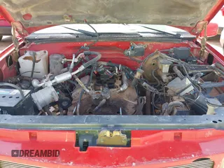 1998 GMC Suburban with VIN 3GKEC16R0WG507627, listed as a IAAI auction lot 42473984 with 200,064 mi miles and . Bid and sale history available at DreamBid. Image 10.
