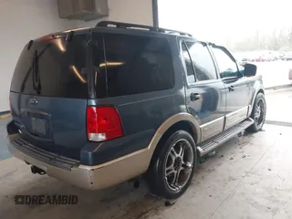2005 Ford Expedition Eddie Bauer with VIN 1FMPU17585LA92339, listed as a IAAI auction lot 41840325 with 237,470 mi miles. Bid and sale history available at carsss.com. Image 4.