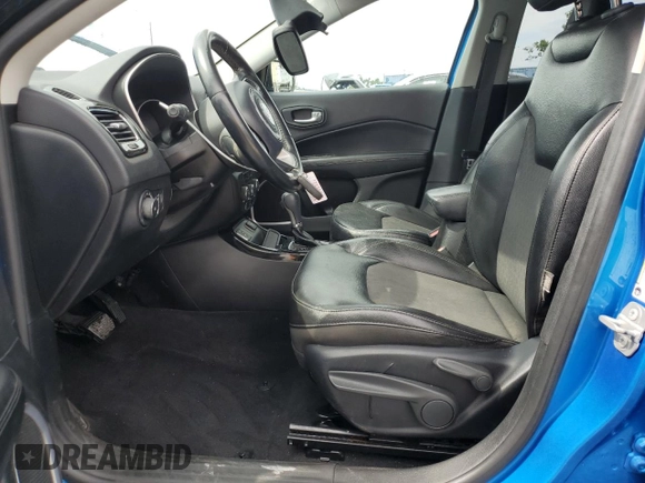 2018 Jeep Compass Latitude z VIN 3C4NJCBB6JT407859, wystawiony jako Copart lot #55506365 z przebiegiem 118 427 mil mil oraz Szkoda całkowita • Salvage title. Historia ofert i sprzedaży dostępna na DreamBid. Obrazek 7.