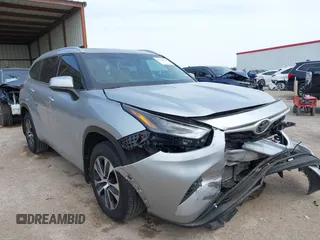 2022 Toyota Highlander XLE z VIN 5TDGZRAH8NS090208, wystawiony jako IAAI lot #41711763 z przebiegiem 64 843 mil mil oraz . Historia ofert i sprzedaży dostępna na DreamBid. Obrazek 1.