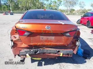 2020 Nissan Altima 2.5 SR with VIN 1N4BL4CV5LC148894, listed as a IAAI auction lot 41748069 with 81,689 mi miles. Bid and sale history available at carsss.com. Image 6.