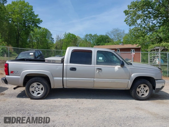 2007 Chevrolet Silverado 1500 LT3 with VIN 2GCEK13ZX71173913, listed as a IAAI auction lot 42145415 with 296,079 mi miles and . Bid and sale history available at DreamBid. Image 13.