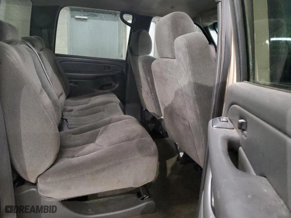 2004 Chevrolet Silverado 2500 Crew Cab LT with VIN 1GCGK23U24F114409, listed as a Copart auction lot 85416584 with 134,978 mi miles and Salvage Title. Bid and sale history available at carsss.com. Image 10.