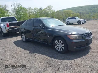 2006 BMW 3 Series 325i z VIN WBAVB13576K000004, wystawiony jako IAAI lot #42177574 z przebiegiem 214 329 mil mil oraz . Historia ofert i sprzedaży dostępna na DreamBid. Obrazek 1.