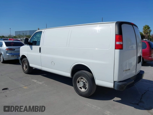 2021 Chevrolet Express Cargo z VIN 1GCWGAFP5M1154767, wystawiony jako IAAI lot #42603834 z przebiegiem 129 116 mil mil oraz . Historia ofert i sprzedaży dostępna na DreamBid. Obrazek 3.