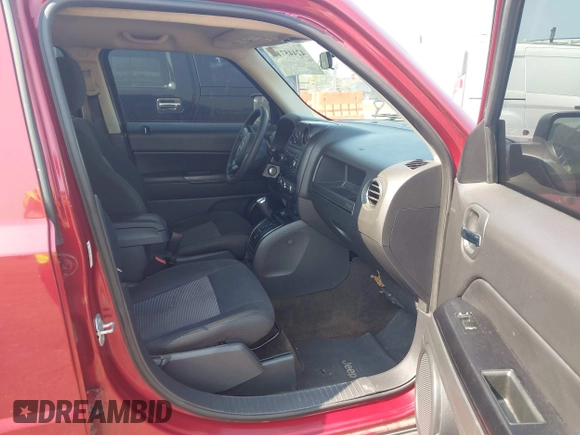 2015 Jeep Patriot Sport z VIN 1C4NJPBA9FD246757, wystawiony jako IAAI lot #42445710 z przebiegiem 122 629 mil mil oraz . Historia ofert i sprzedaży dostępna na DreamBid. Obrazek 5.