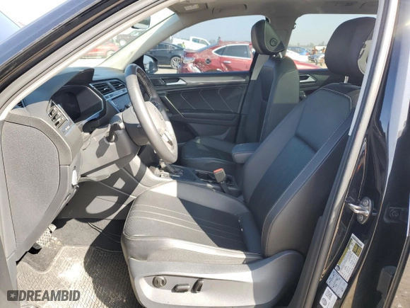 2022 Volkswagen Tiguan SE with VIN 3VV3B7AX3NM013780, listed as a Copart auction lot 45946025 with 76,589 mi miles and Salvage Title. Bid and sale history available at carsss.com. Image 7.