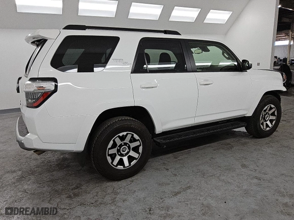 2024 Toyota 4Runner TRD Off Road with VIN JTEPU5JR1R6213834, listed as a Copart auction lot 42604765 with 19,383 mi miles and Clean Title. Bid and sale history available at carsss.com. Image 3.