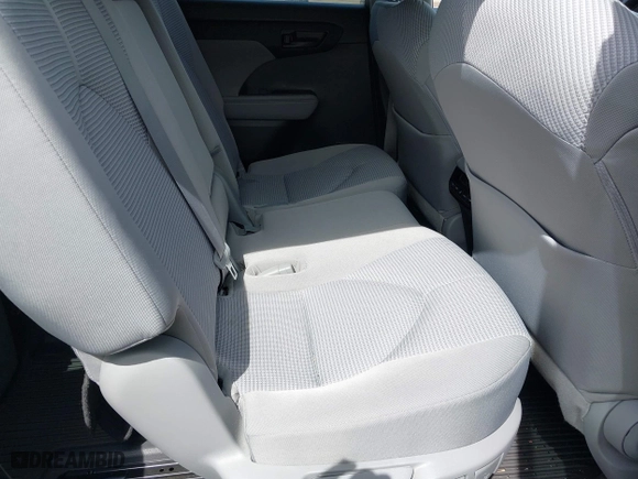 2021 Toyota Highlander L with VIN 5TDCZRBH0MS087637, listed as a IAAI auction lot 41947861 with 22,626 mi miles. Bid and sale history available at carsss.com. Image 8.