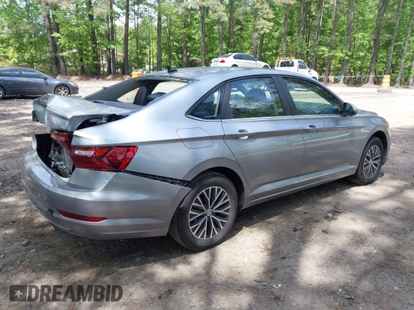 2020 Volkswagen Jetta S with VIN 3VWCB7BU8LM076922, listed as a IAAI auction lot 42123187 with 28,141 mi miles and . Bid and sale history available at DreamBid. Image 4.