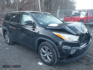 2014 Toyota Highlander XLE with VIN 5TDJKRFH7ES031766, listed as a IAAI auction lot 41184316 with 202,535 mi miles. Bid and sale history available at carsss.com. Image 1.
