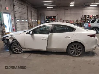 2019 Mazda 3 w/Select with VIN 3MZBPAAL3KM105342, listed as a IAAI auction lot 41443608 with 68,038 mi miles. Bid and sale history available at carsss.com. Image 14.