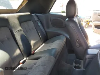 2006 Chrysler Sebring Touring z VIN 1C3EL55R86N197825, wystawiony jako Copart lot #56661055 z przebiegiem 148 514 mil mil oraz Szkody całkowita. Historia ofert i sprzedaży dostępna na DreamBid. Obrazek 10.