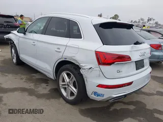 2021 Audi Q5 Premium Plus z VIN WA1E2AFY5M2071265, wystawiony jako IAAI lot #42348388 z przebiegiem 25 924 mil mil oraz . Historia ofert i sprzedaży dostępna na DreamBid. Obrazek 3.