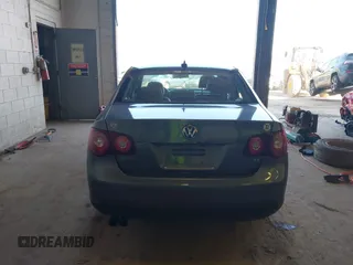 2008 Volkswagen Jetta SE with VIN 3VWRM71K78M027691, listed as a IAAI auction lot 42076092 with Not provided miles and . Bid and sale history available at DreamBid. Image 15.