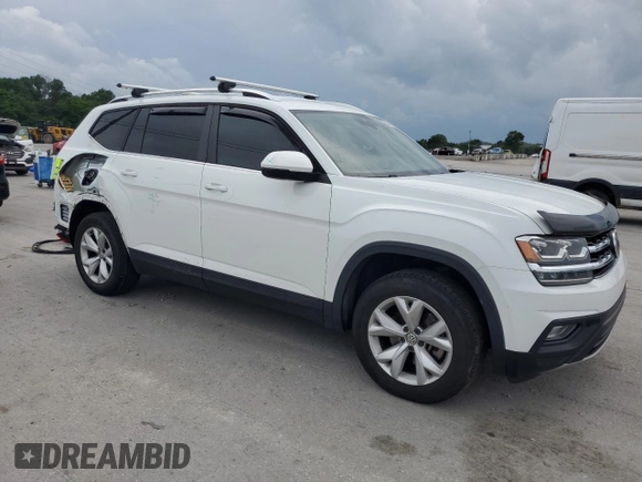 2018 Volkswagen Atlas SE with VIN 1V2LR2CA3JC552318, listed as a Copart auction lot 56500065 with 111,588 mi miles and Salvage title. Bid and sale history available at DreamBid. Image 4.