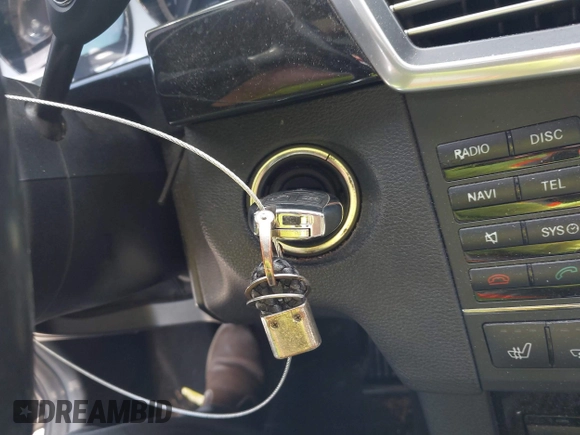 2013 Mercedes-Benz C 250 с VIN WDDGJ4HB9DF970401, выставлен на аукционе IAAI как лот 41981575 с пробегом 152 080 миль миль и . История ставок и продаж доступна на DreamBid. Изображение 11.