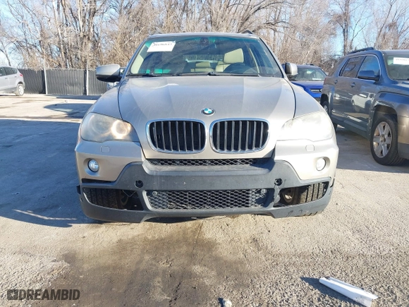2007 BMW X5 3.0si with VIN 5UXFE43557L011254, listed as a IAAI auction lot 41696843 with 201,402 mi miles. Bid and sale history available at carsss.com. Image 6.