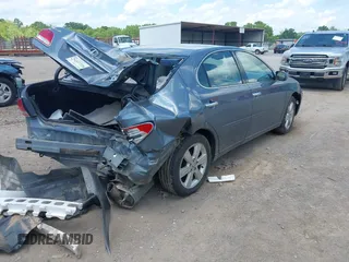 2005 Lexus ES 350 with VIN JTHBA30G155078817, listed as a IAAI auction lot 42156191 with 194,061 mi miles and . Bid and sale history available at DreamBid. Image 4.