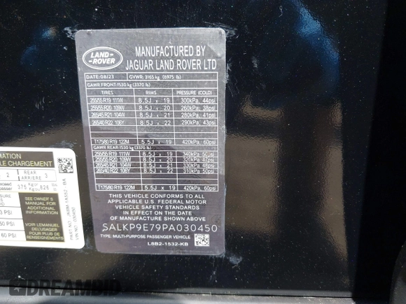 2024 Land Rover Range Rover SE z VIN SALKP9E96RA092327, wystawiony jako IAAI lot #42060310 z przebiegiem 41 594 mil mil oraz . Historia ofert i sprzedaży dostępna na DreamBid. Obrazek 9.