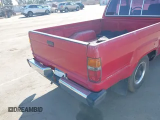1985 Toyota Pickup SR5 с VIN JT4RN56S3F5035366, выставлен на аукционе IAAI как лот 42495438 с пробегом 191 183 миль миль и . История ставок и продаж доступна на DreamBid. Изображение 6.