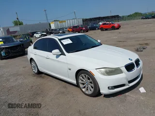 2011 BMW 3 Series 328i xDrive z VIN WBAPK5C58BF124382, wystawiony jako IAAI lot #42421485 z przebiegiem 132 683 mil mil oraz . Historia ofert i sprzedaży dostępna na DreamBid. Obrazek 1.