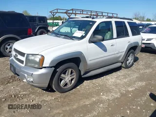 2007 Chevrolet TrailBlazer LT with VIN 1GNES13M872141375, listed as a IAAI auction lot 41774258 with 170,266 mi miles. Bid and sale history available at carsss.com. Image 2.