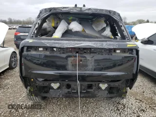 2023 Land Rover Range Rover SE z VIN SALKP9E72PA084611, wystawiony jako Copart lot #52791615 z przebiegiem Nie podano mil oraz Szkoda całkowita • Salvage title. Historia ofert i sprzedaży dostępna na DreamBid. Obrazek 6.