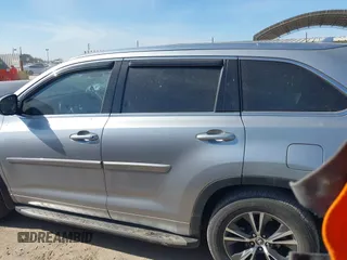 2016 Toyota Highlander XLE z VIN 5TDJKRFH1GS285752, wystawiony jako IAAI lot #40977219 z przebiegiem 139 773 mil mil oraz . Historia ofert i sprzedaży dostępna na DreamBid. Obrazek 14.